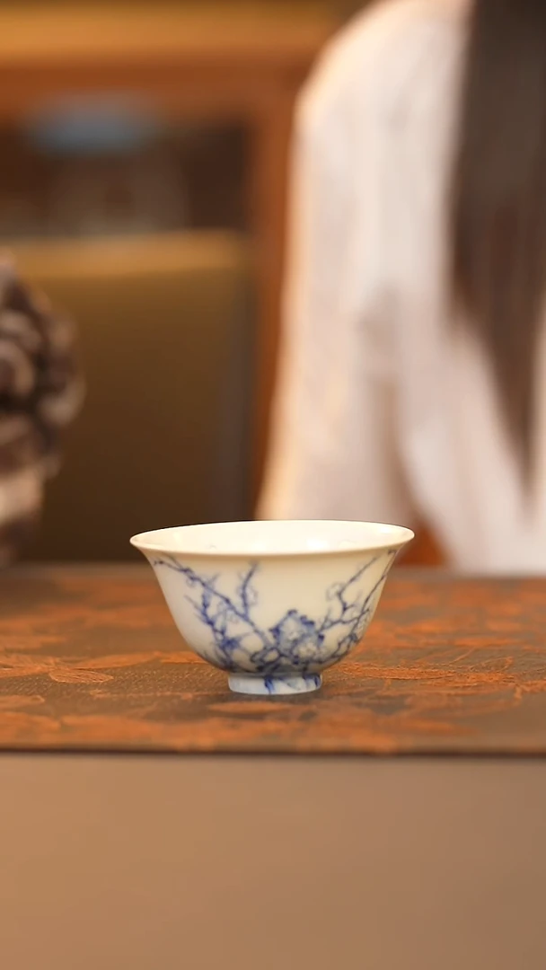 晴山素华寒梅撇口杯