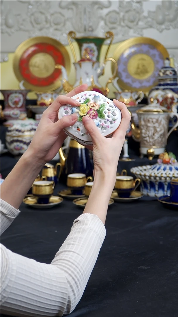 骨瓷婷婷中古器物如图所示45