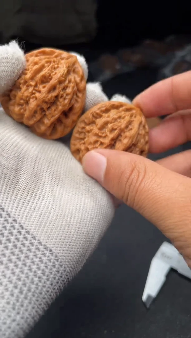 把件桃核a281 金公子 43尺