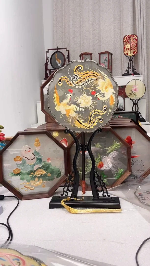 扇子苏绣作品手工团扇
