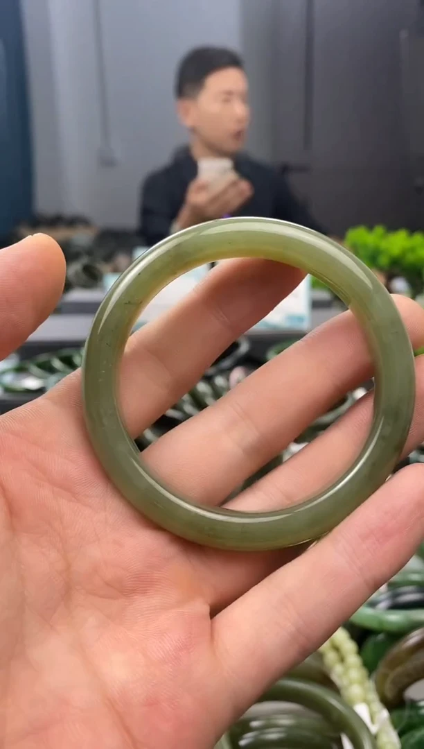 未镶嵌手镯和田玉54