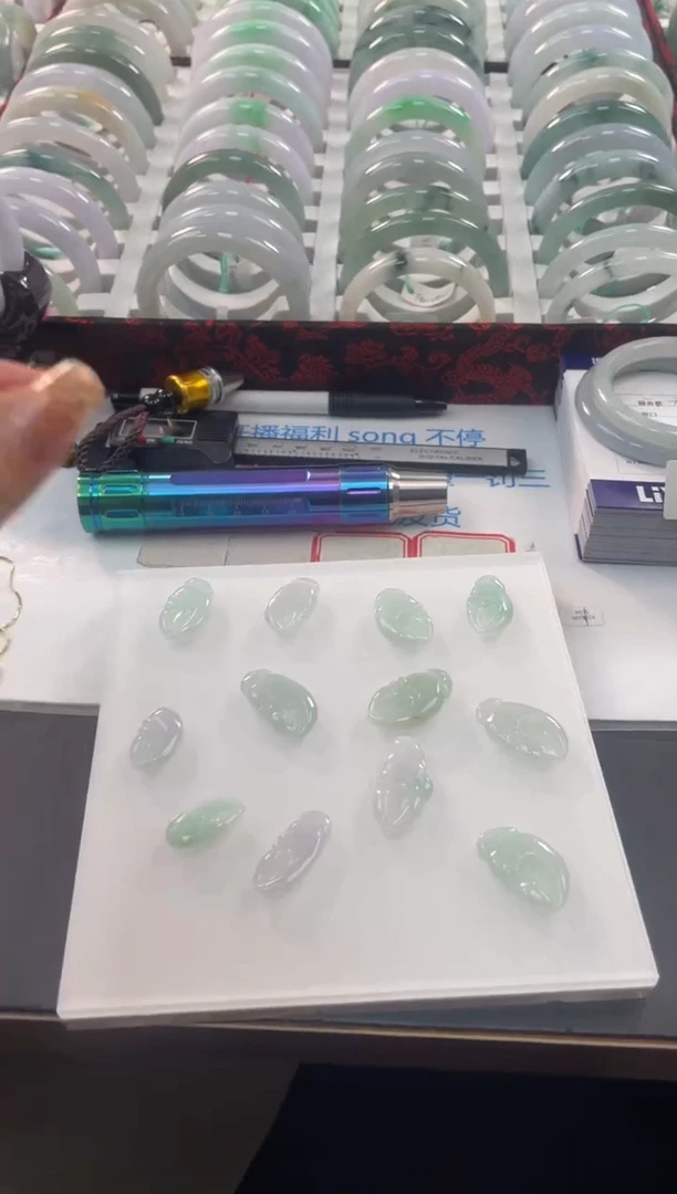 【闪购商品】翡翠吊坠(赠链)银S925镶嵌多样性发货 发一件