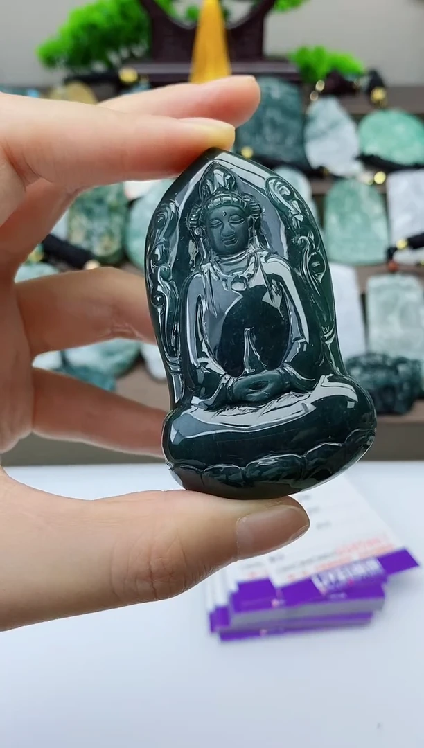 翡翠未镶嵌颈饰