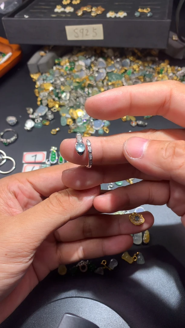 吊坠(不含链)银S925镶嵌翡翠l****崔1