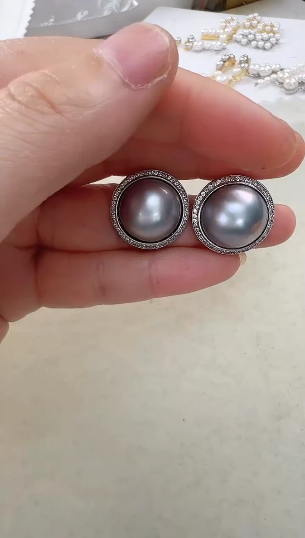 【闪购商品】拼合珍珠（马贝珠）耳饰银S925镶嵌灰色太阳花