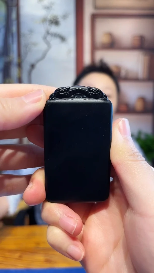 和田玉未镶嵌颈饰帝王专属限定福利黑色经典和田玉无事牌 J30004