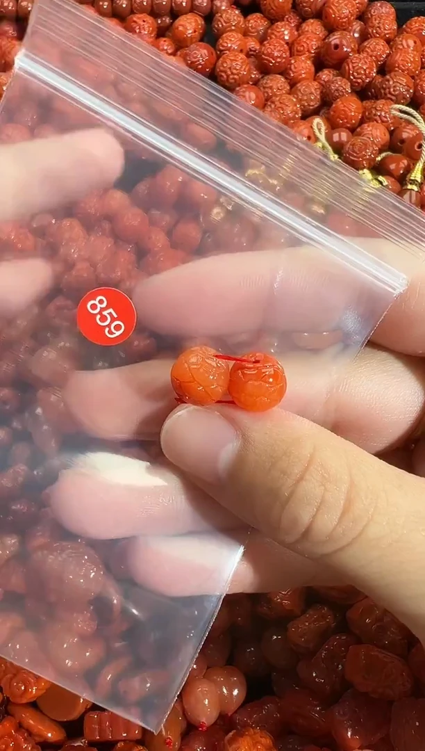 颈饰未镶嵌南红玛瑙1