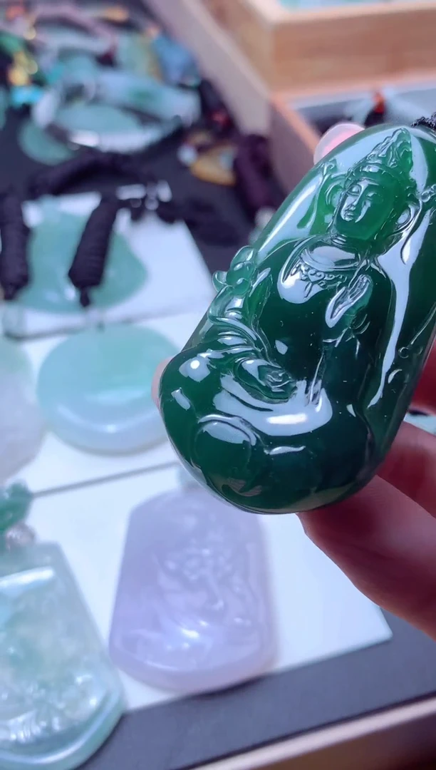 颈饰未镶嵌翡翠天然A货翡翠