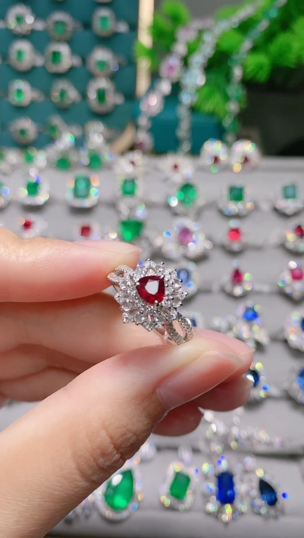 18K金镶嵌18K金戒指红宝石m**o.