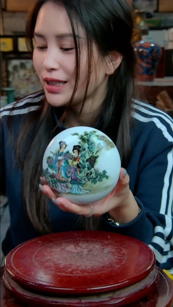 摆件景德镇陶瓷摆件仕女图胭脂盒