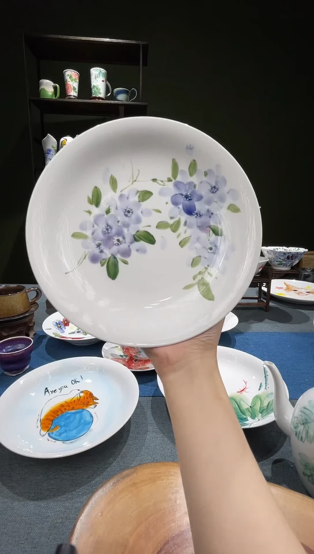 盘景德镇高温釉下彩8英寸窝盘小紫花