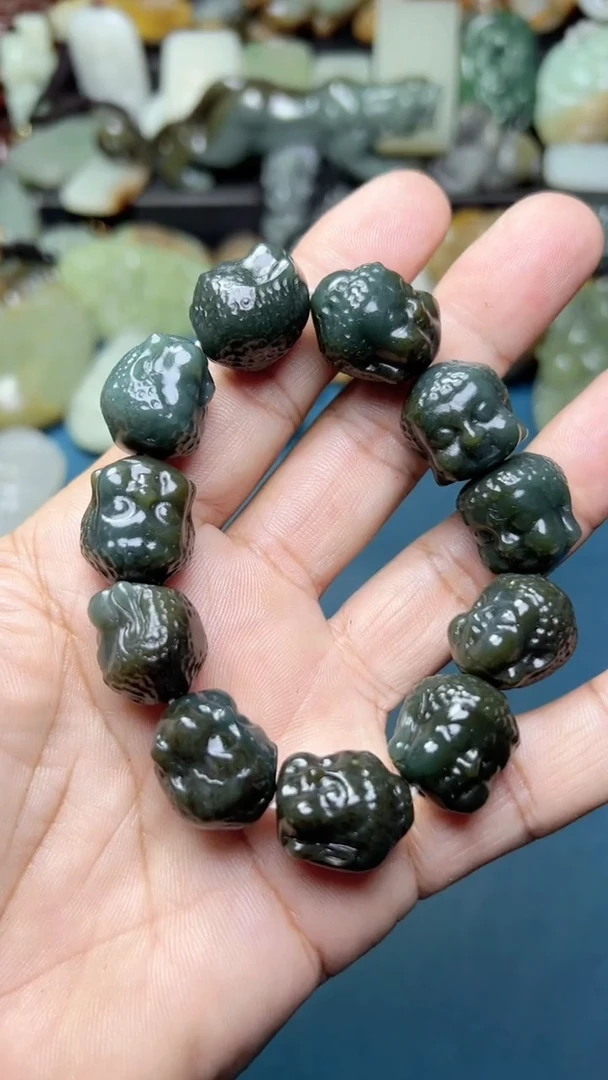 未镶嵌和田玉把件-