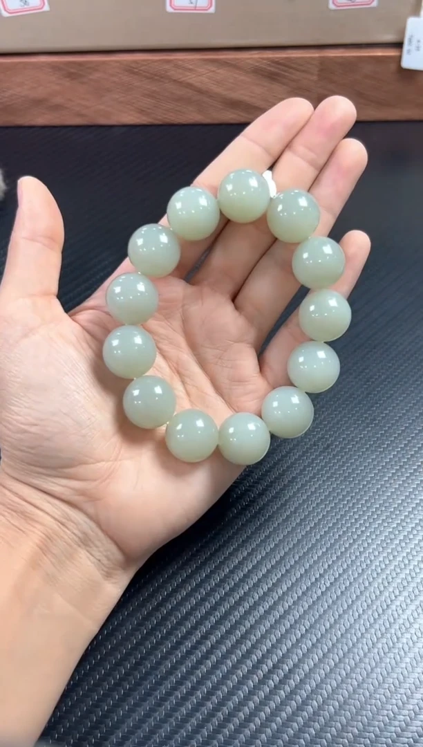 未镶嵌手串和田玉且末微色差近矿卡18 s