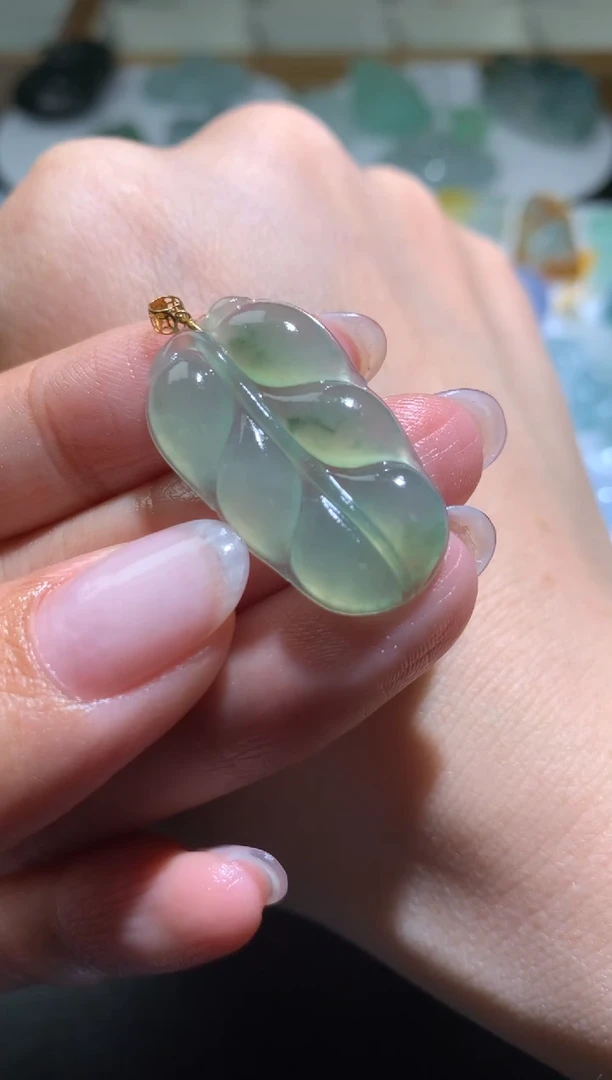 翡翠18K金镶嵌颈饰净货