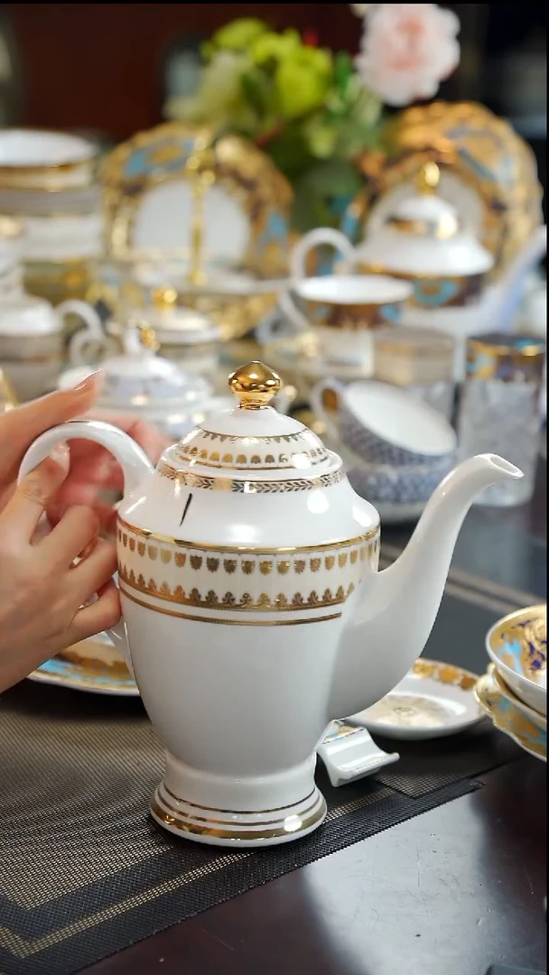 瓷片茶壶1个