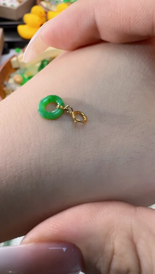 翡翠18K金镶嵌吊坠(不含链)缅甸A货翡翠