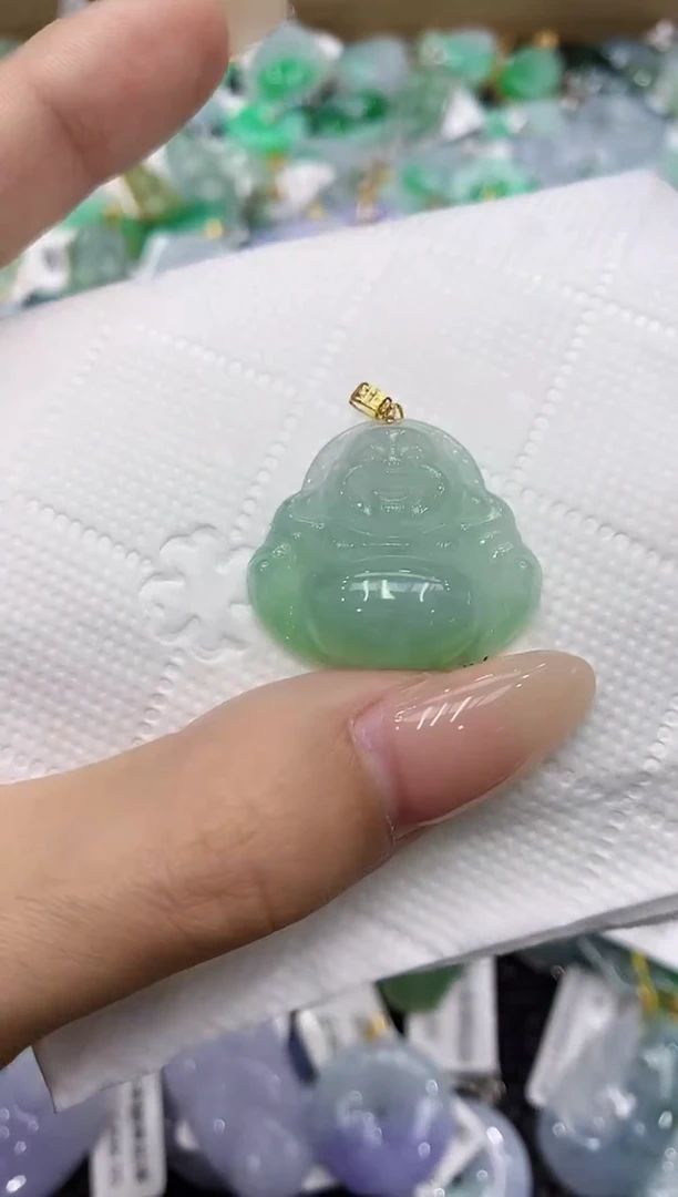翡翠18K金镶嵌颈饰111111111111