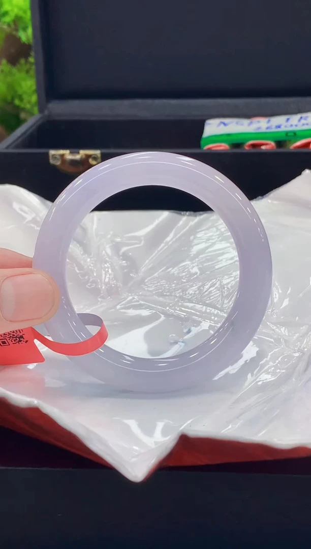 翡翠手镯未镶嵌手镯