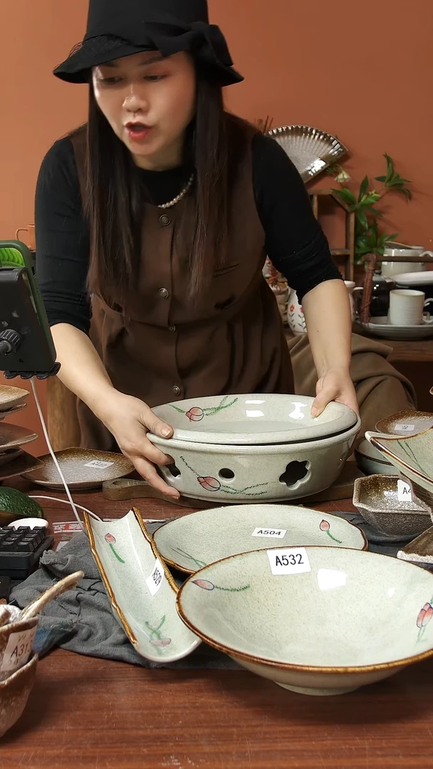 陶瓷A553  蜡烛炉加锅两件套手绘荷花黑点31*33*9可能微瑕