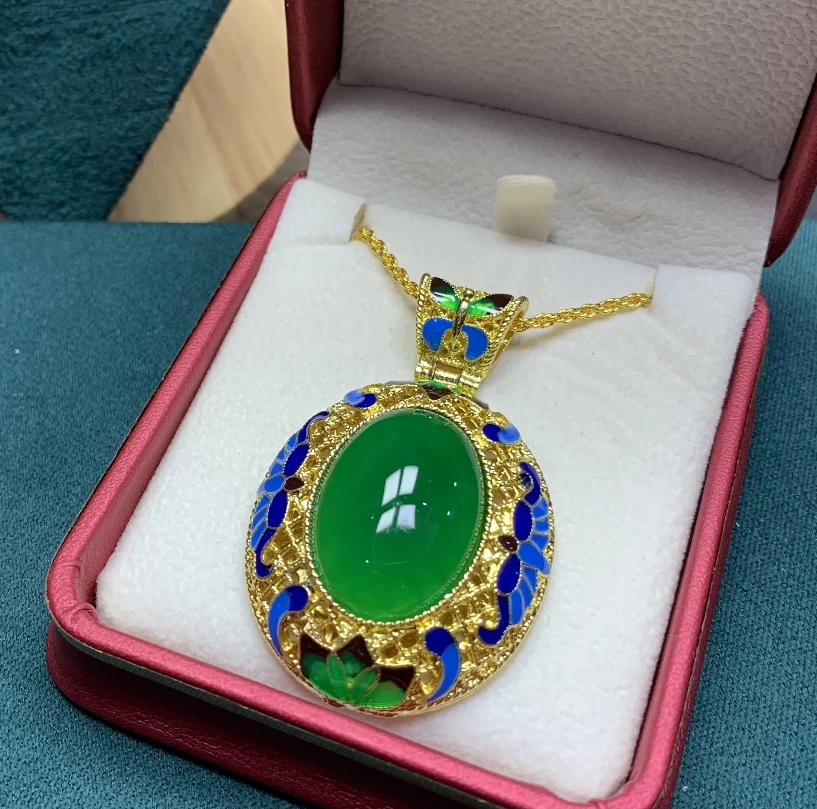 （盈丰） 时尚精美绿吊坠  22999