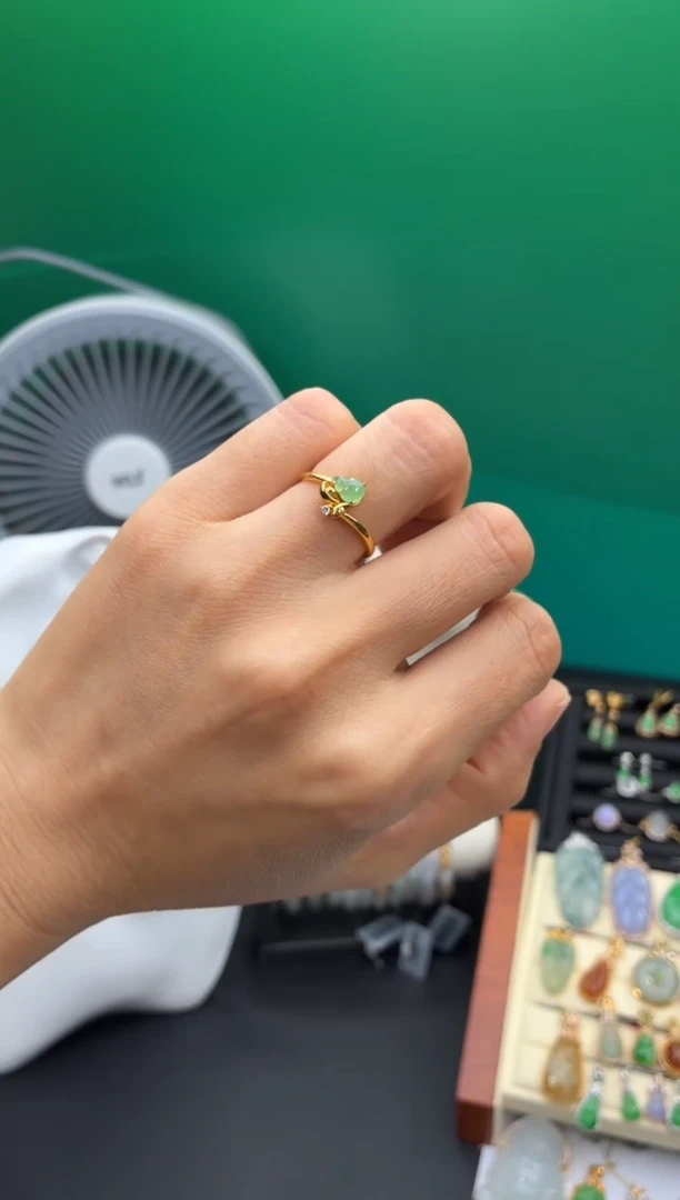 颈饰18K金镶嵌翡翠天然翡翠A货