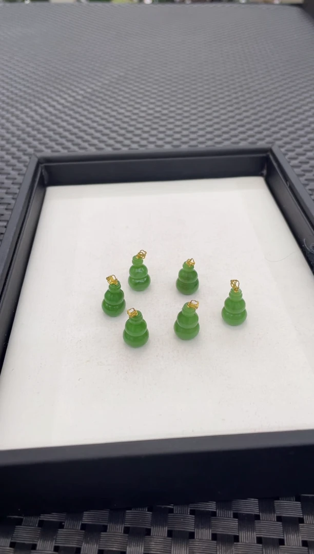 吊坠(不含链)18K金镶嵌和田玉杨**8葫芦（多样性发一件）PP135