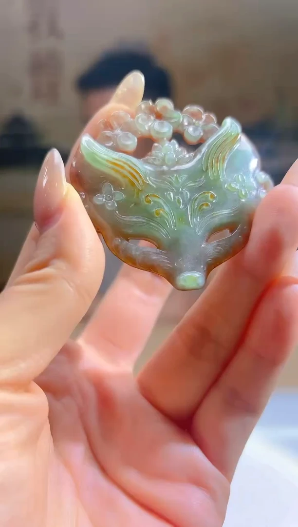 翡翠未镶嵌颈饰05/0620/Y/发其一件/