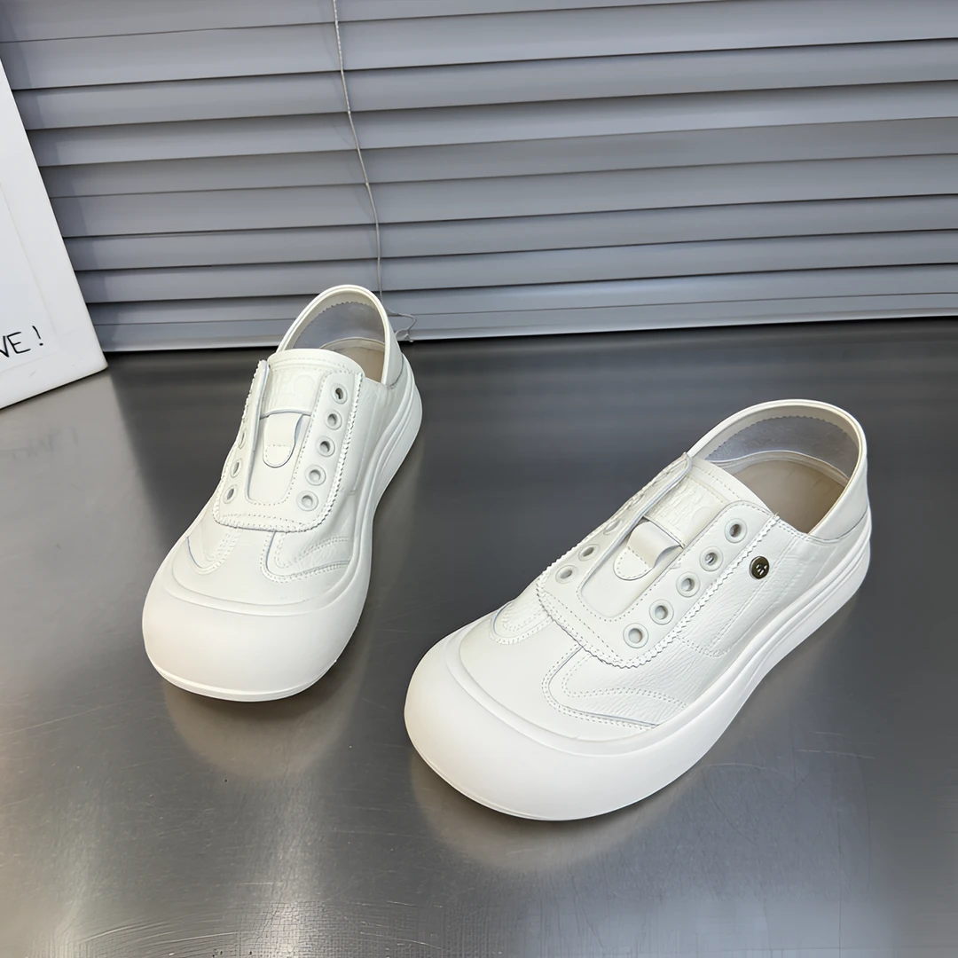 圆头透气小白鞋女一脚蹬软底丑萌鞋2025新款百搭厚底懒人休闲板鞋