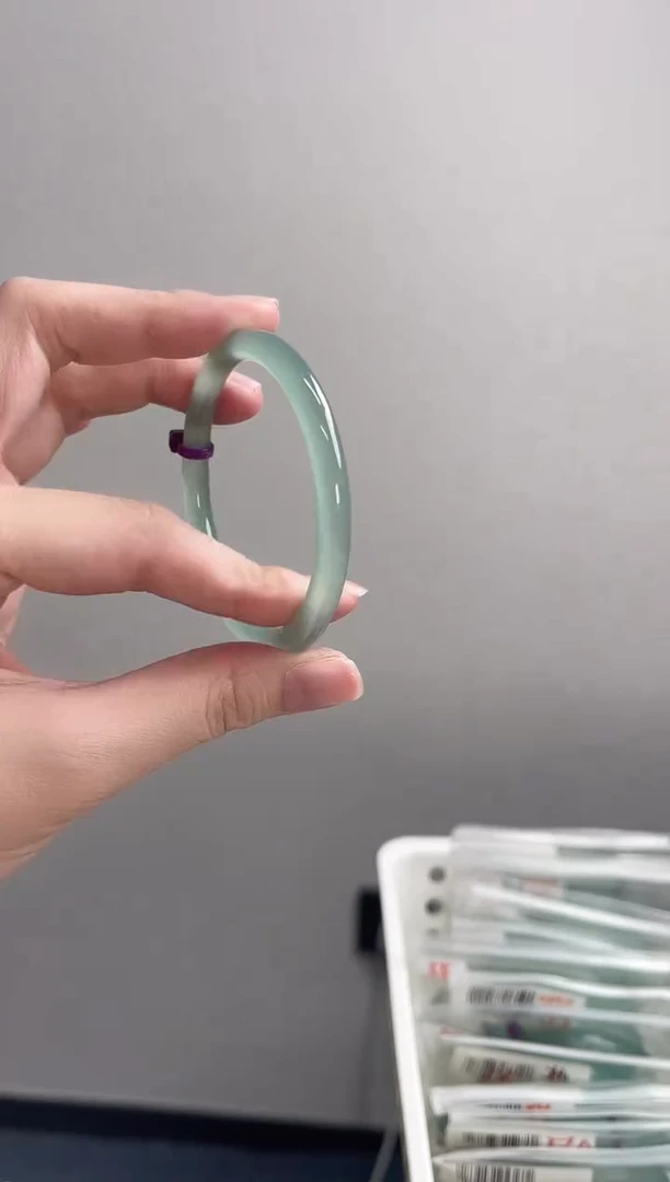 玛瑙/玉髓手镯未镶嵌59-60圈