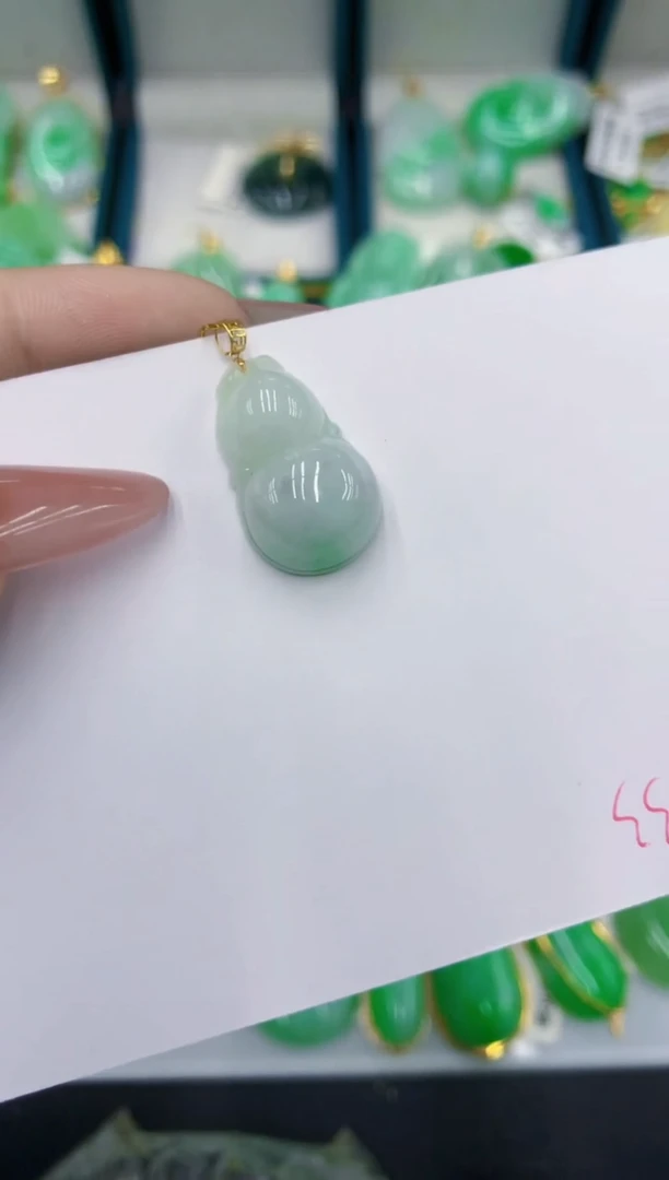 颈饰18K金镶嵌翡翠111111