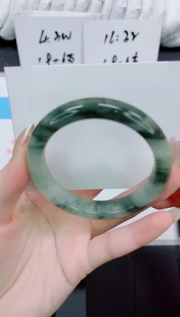 石英质玉手镯未镶嵌178