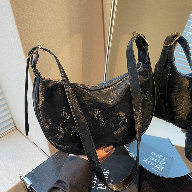 艾米兔女包时尚百搭潮流简约纯色ins韩版小众设计单肩斜挎饺子包