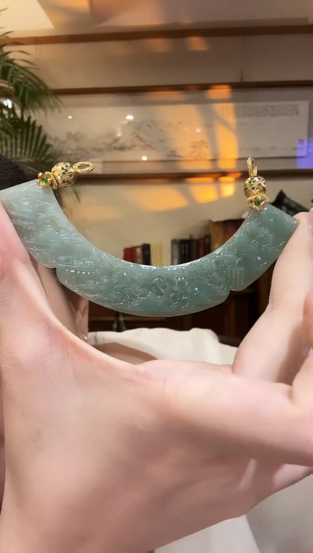 翡翠未镶嵌颈饰国风