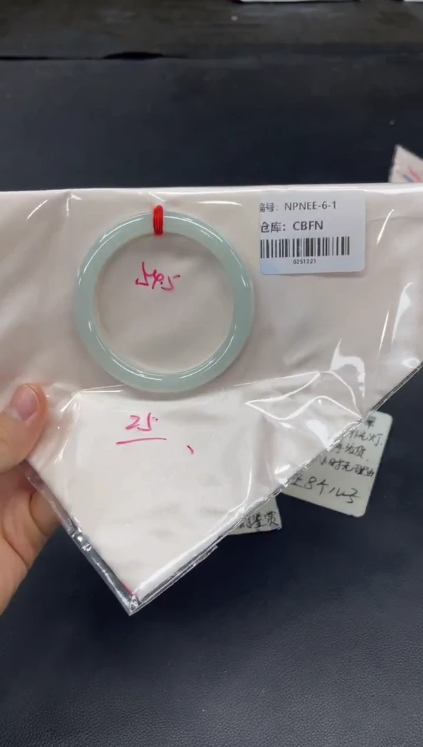 未镶嵌手镯翡翠翡翠手镯