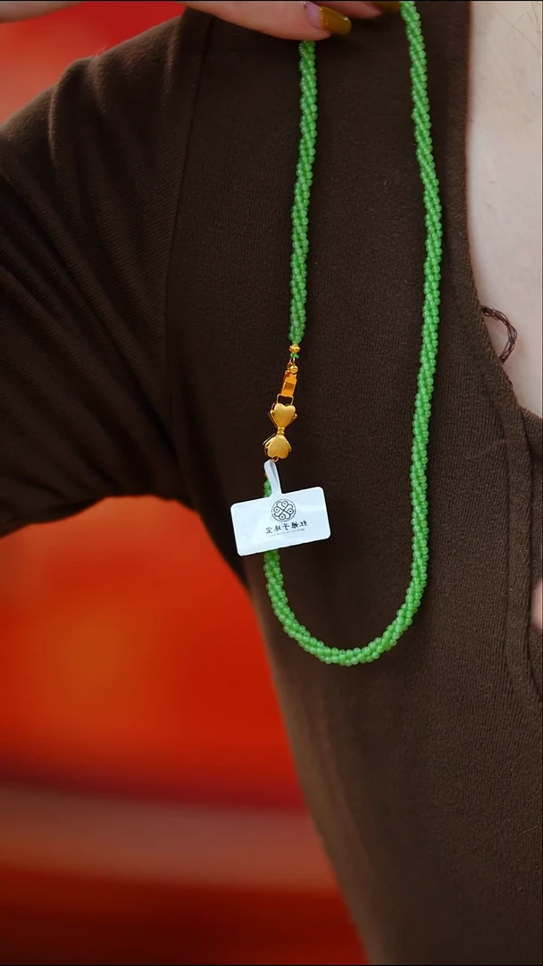 项链18K金镶嵌和田玉18K金配件苹果绿串珠HNZ11272