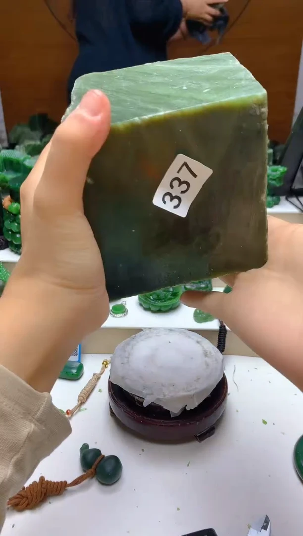 未镶嵌和田玉（碧玉）珠宝半成品0