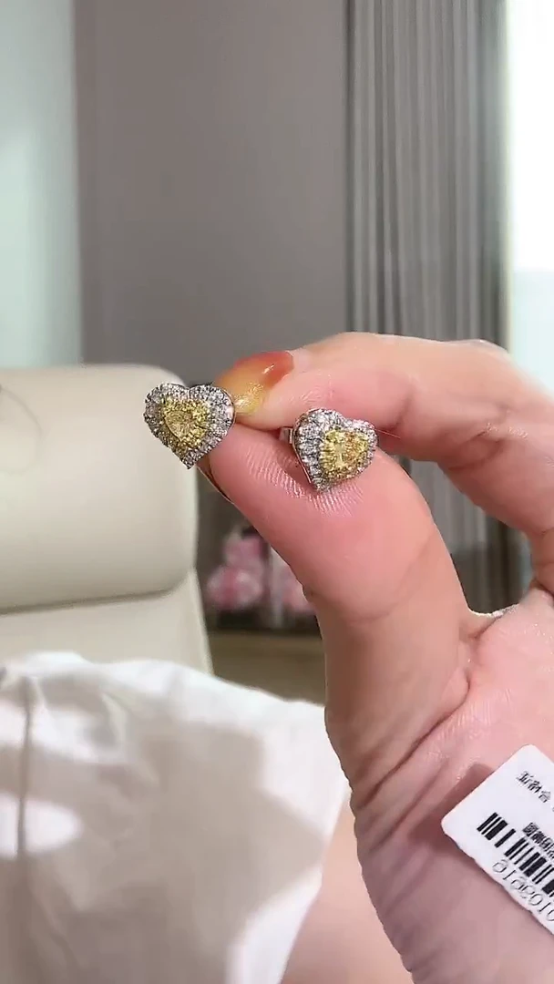 18K金镶嵌耳饰钻石黄钻耳钉