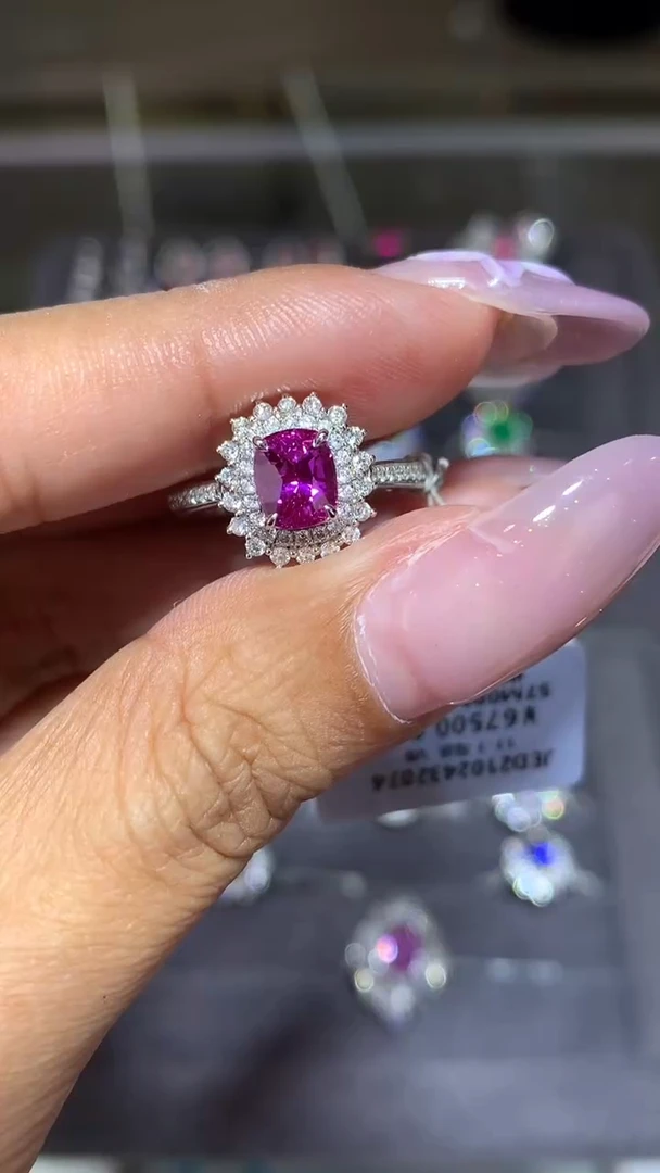 戒指彩色蓝宝石18K金镶嵌1.34CT