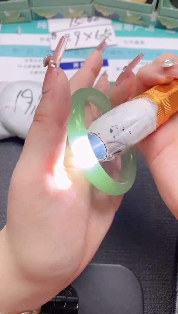 未镶嵌手镯石英质玉63-60