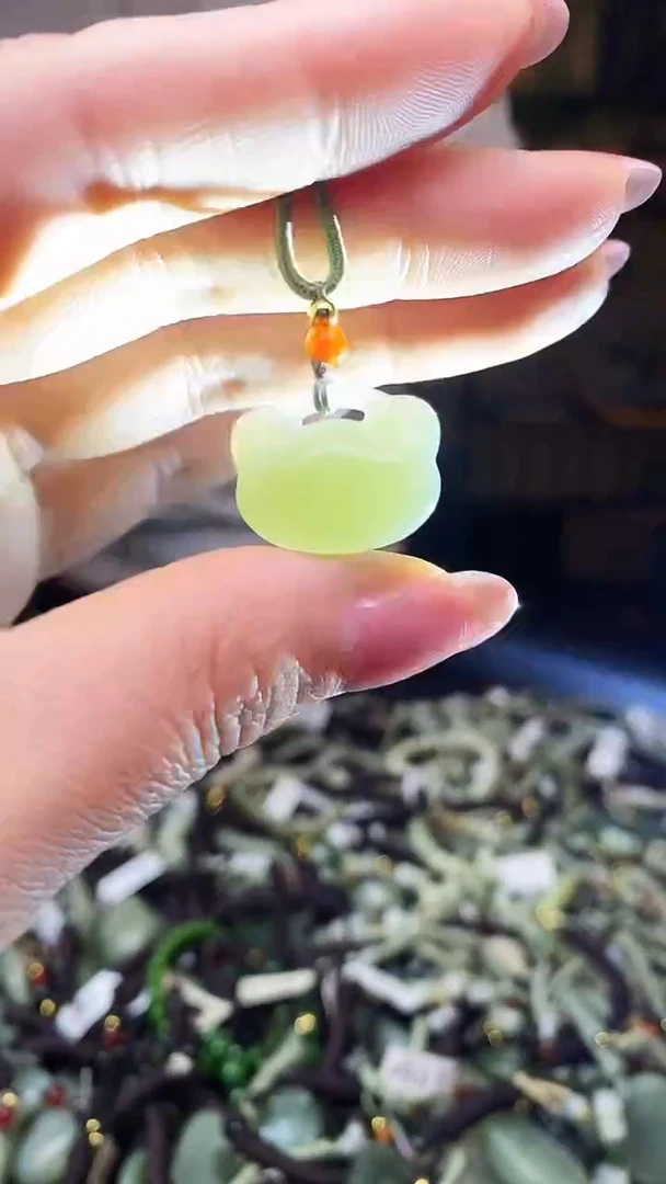 颈饰未镶嵌和田玉多样性发货，拍一发一