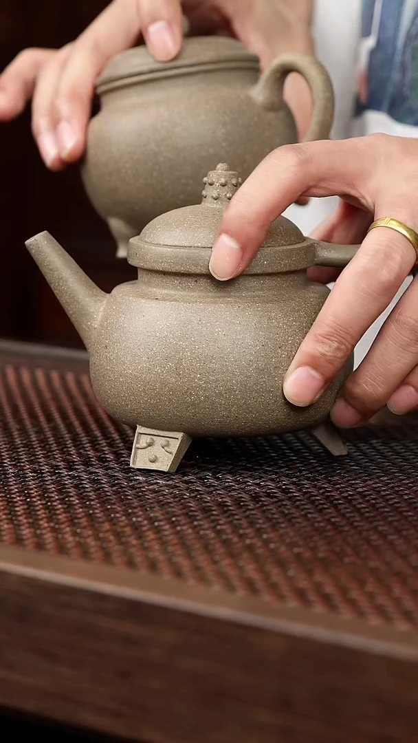 茶壶紫砂岩中泥乾坤{青}