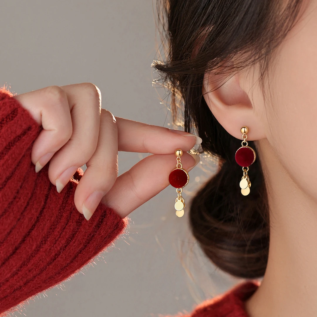 铜合金耳饰 红绒球耳钉高级感过年新年耳饰女2026马年本命年耳环