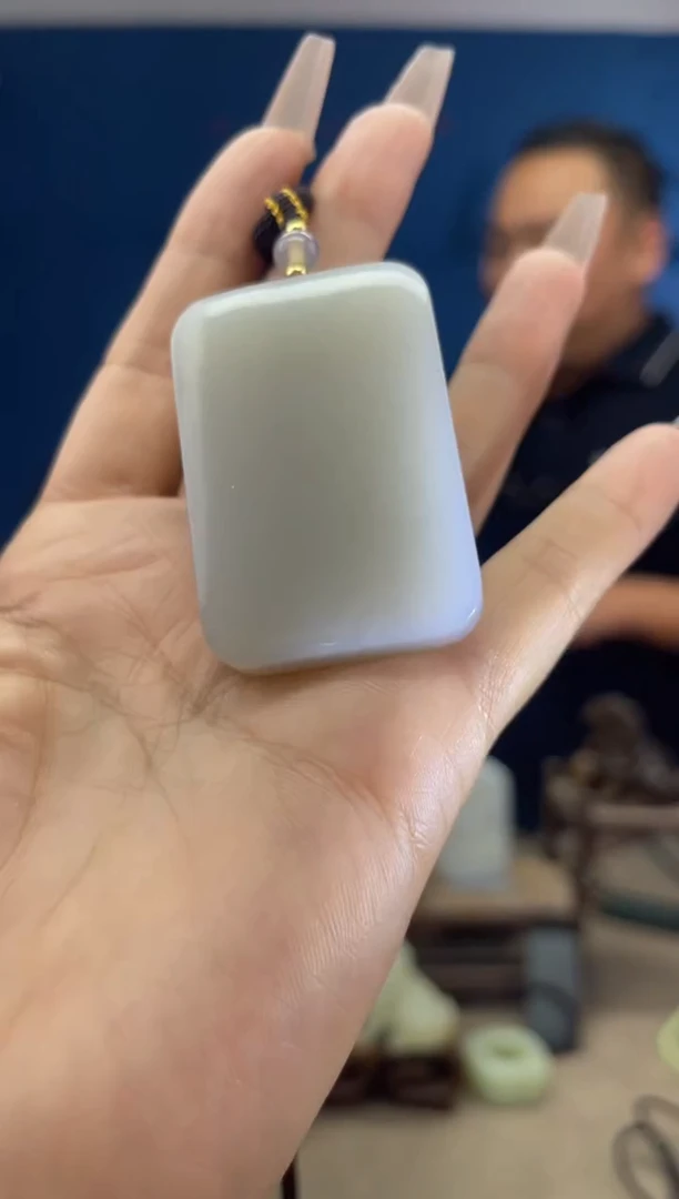 和田玉未镶嵌颈饰1