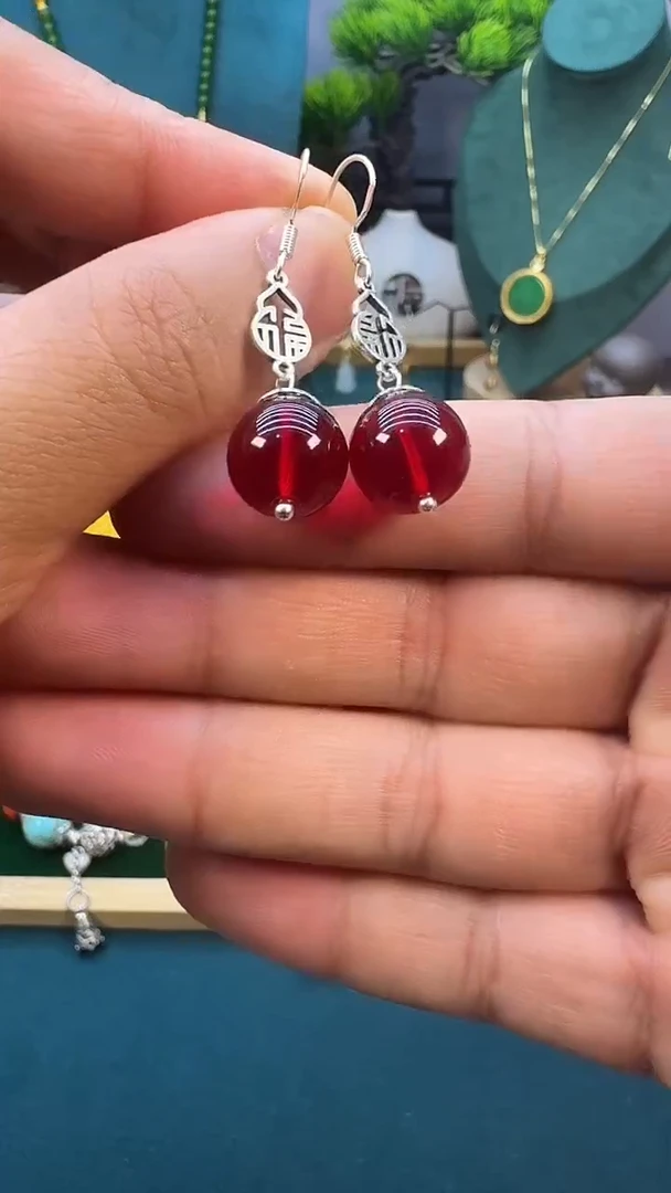 银S925镶嵌血珀耳饰E17