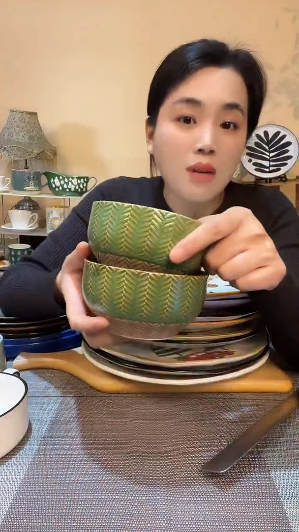 瓷片2个5英寸浮雕饭碗 微瑕介意勿拍