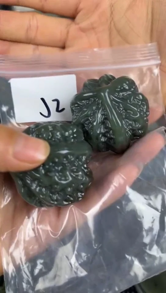 和田玉未镶嵌珠宝半成品核桃