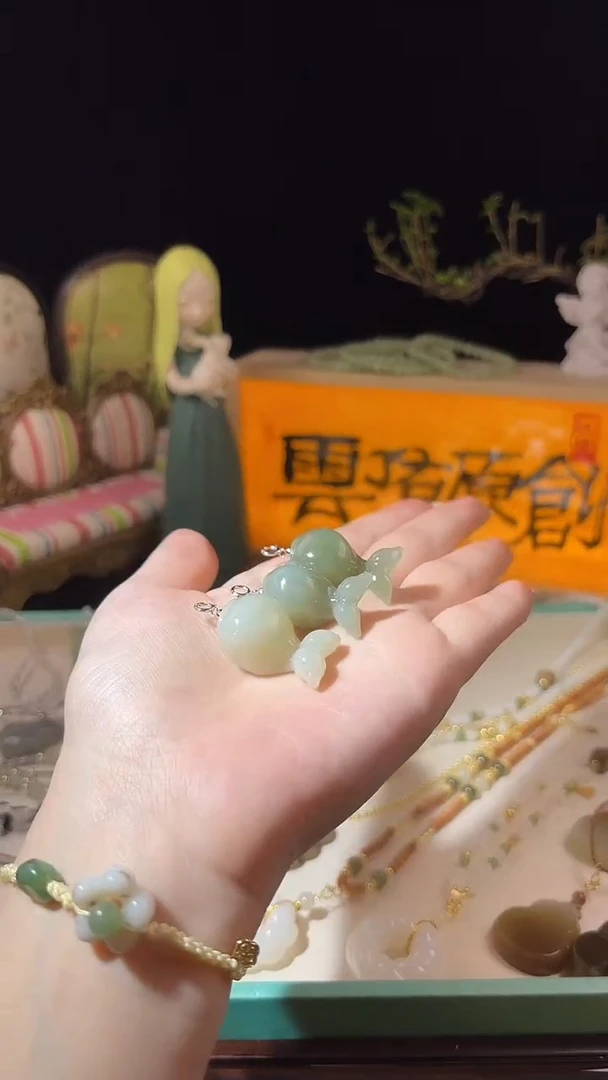 吊坠(不含链)银S925镶嵌和田玉天然和田玉小鲸鱼（多样性发其一）