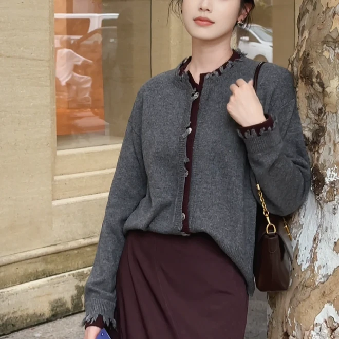 ‘JIAJING’秋季显瘦破损毛边撞色设计假两件针织衫Q1240101