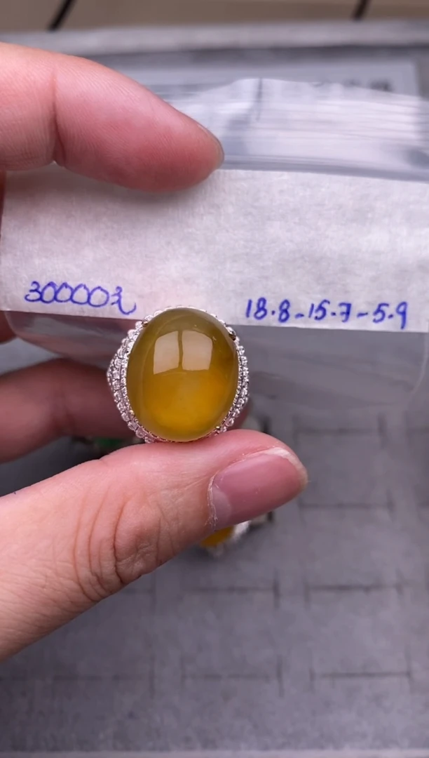 未镶嵌定制翡翠黄翡