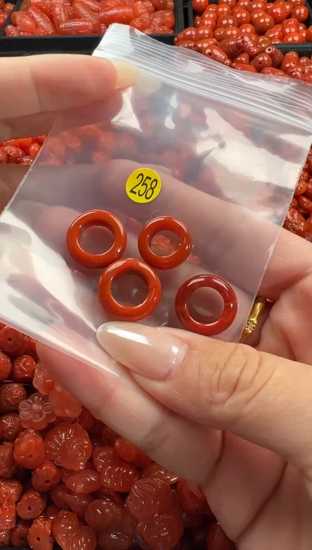 颈饰未镶嵌南红玛瑙1